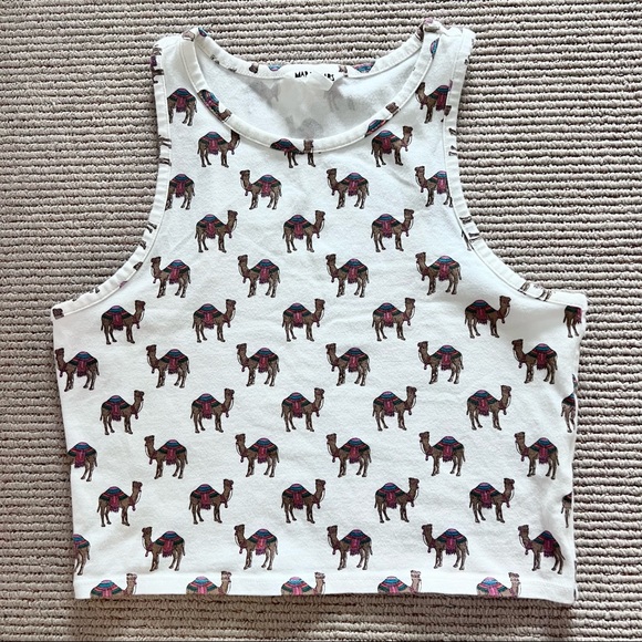 Camel Print Crop Tank Top - Picture 3 of 7